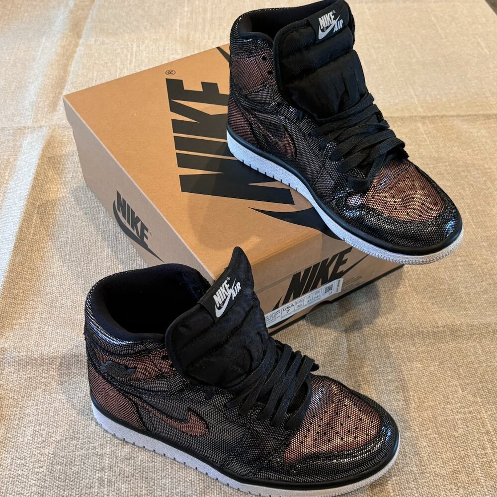 Jordan 1 Retro High Fearless Metallic Rose Gold